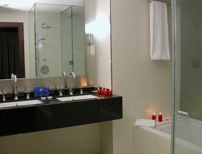 Junior suite bathroom Hotel Beatriz Albacete & Spa