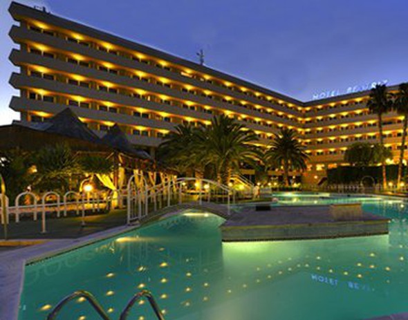 Outdoor pool Hotel Beatriz Toledo Auditórium & Spa
